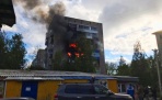 Сильный пожар в Архангельске на улице Никитова повредил двенадцать квартир, с пятого по девятый этаж